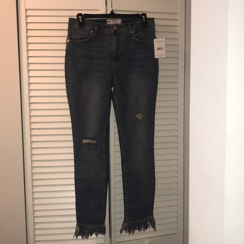 🥳HP🥳Free People skinny jeans.🔥🔥🔥🔥🔥 - Picture 3 of 6